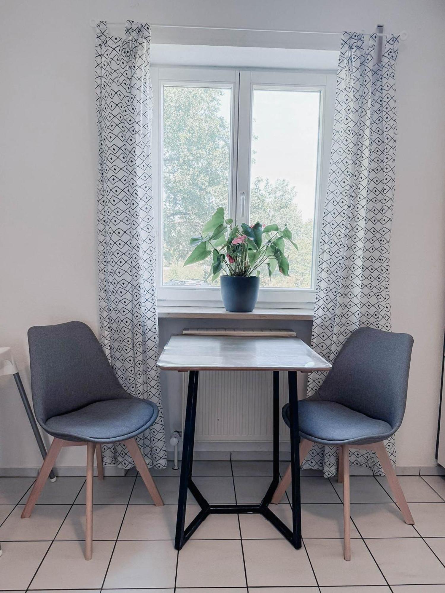 Zentrale Mit Balkon